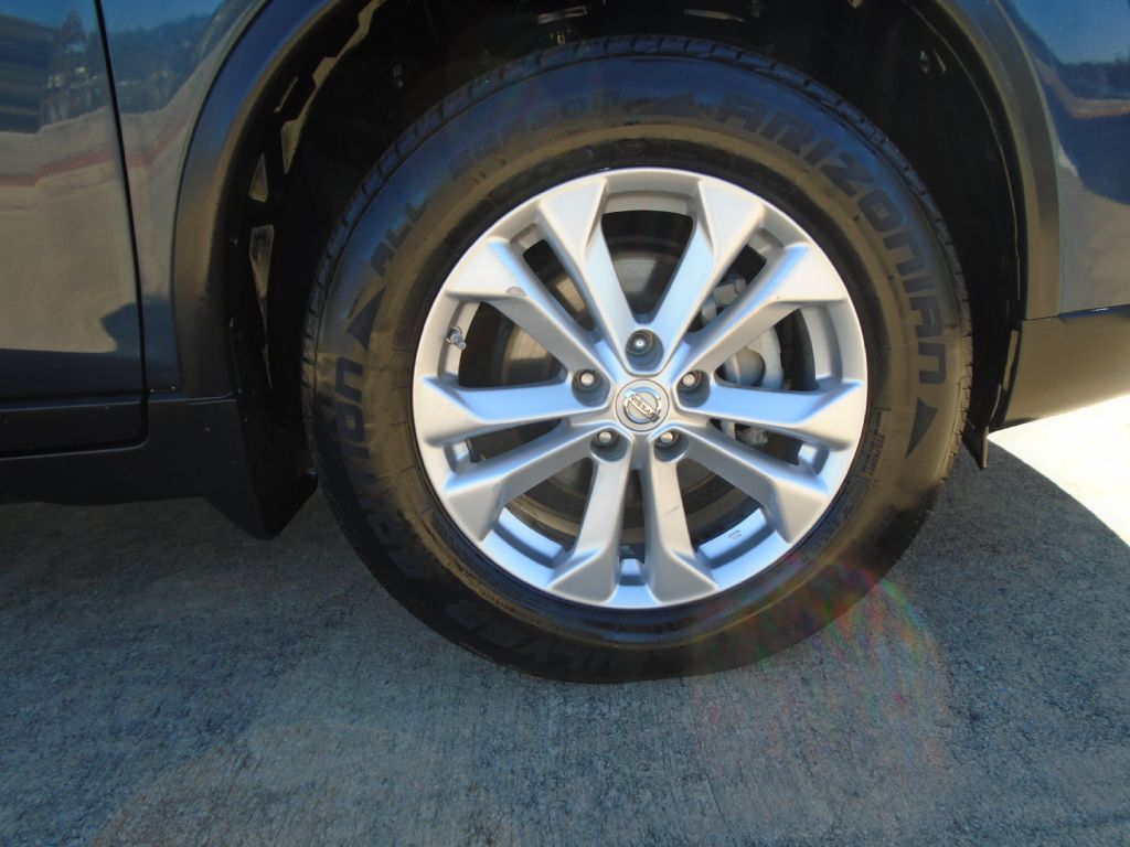 Photo 24 of this NISSAN ROGUE