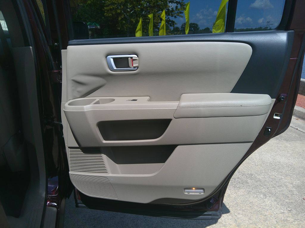 Photo 9 of this HONDA PILOT