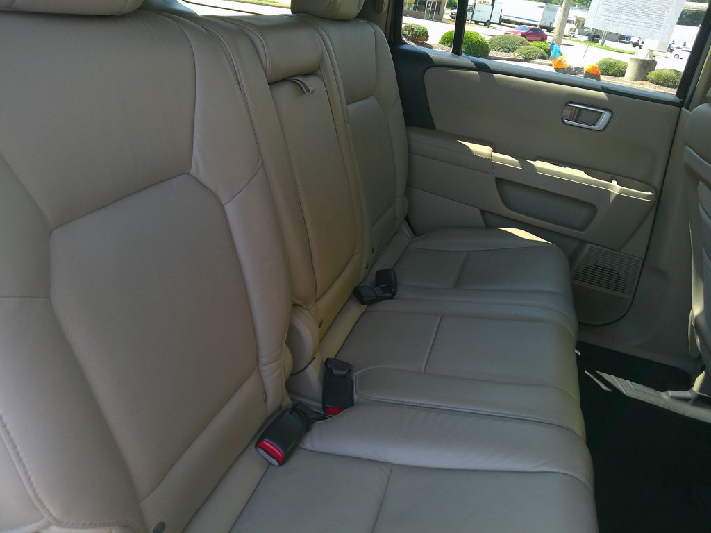 Photo 13 of this HONDA PILOT