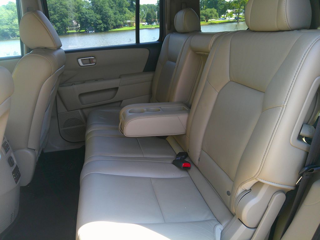Photo 14 of this HONDA PILOT