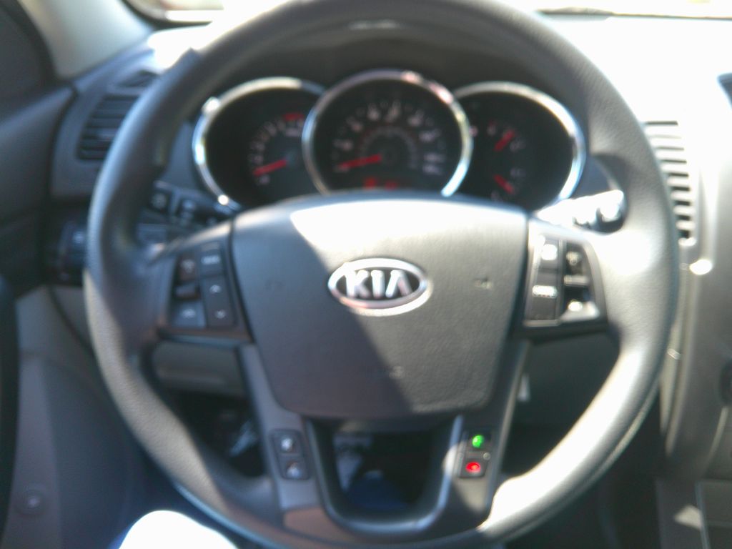 Photo 19 of this KIA SORENTO