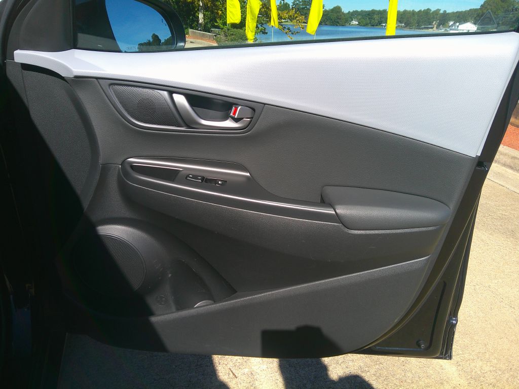 Photo 6 of this HYUNDAI KONA