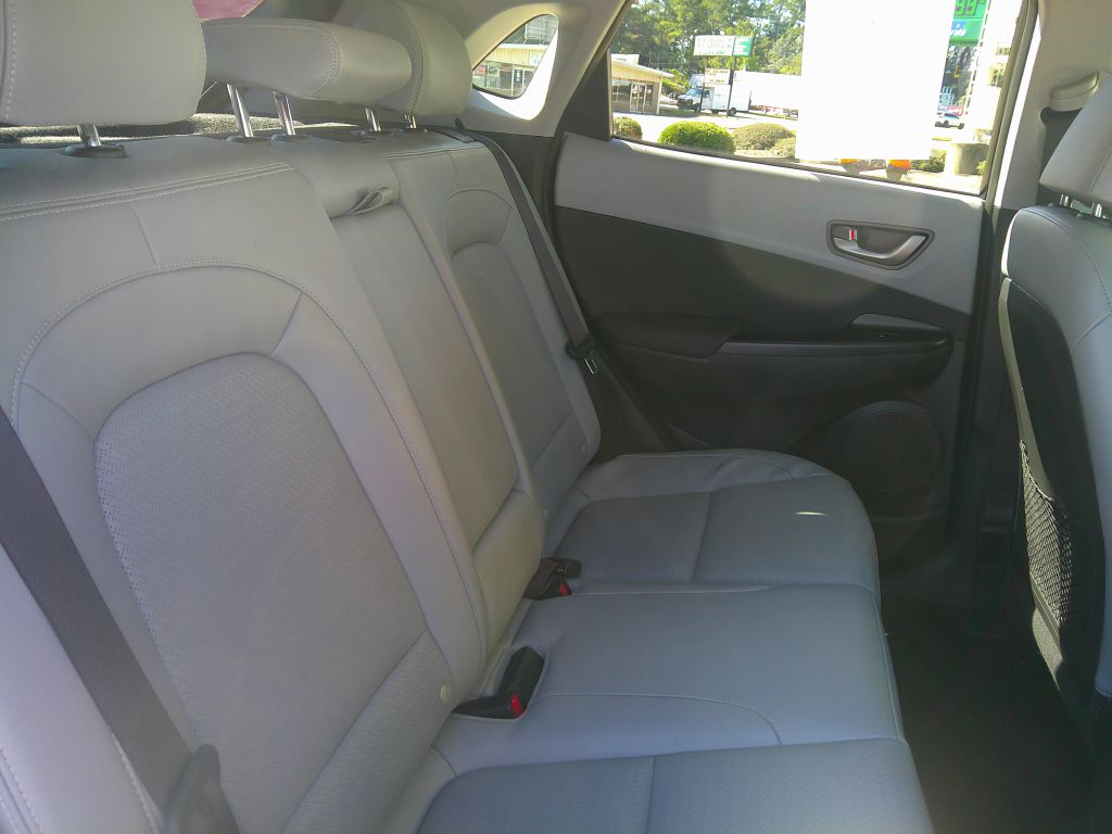Photo 11 of this HYUNDAI KONA