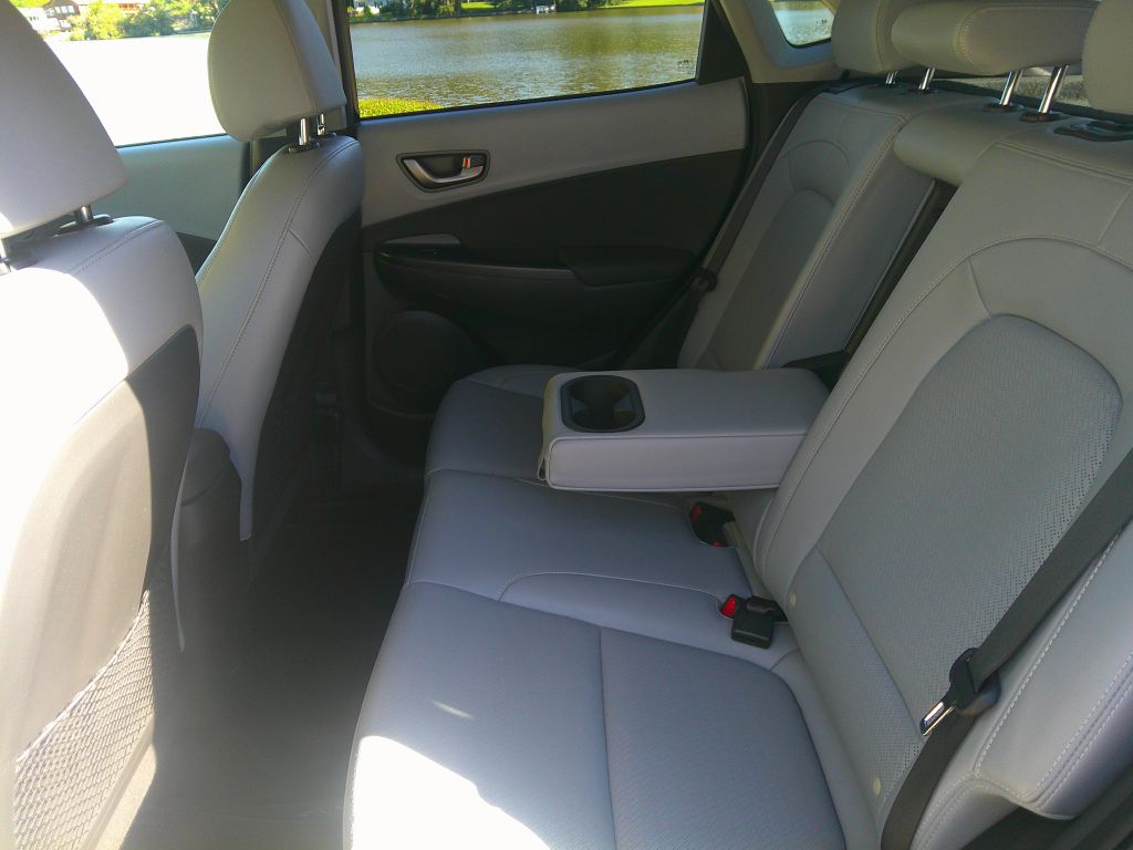 Photo 12 of this HYUNDAI KONA