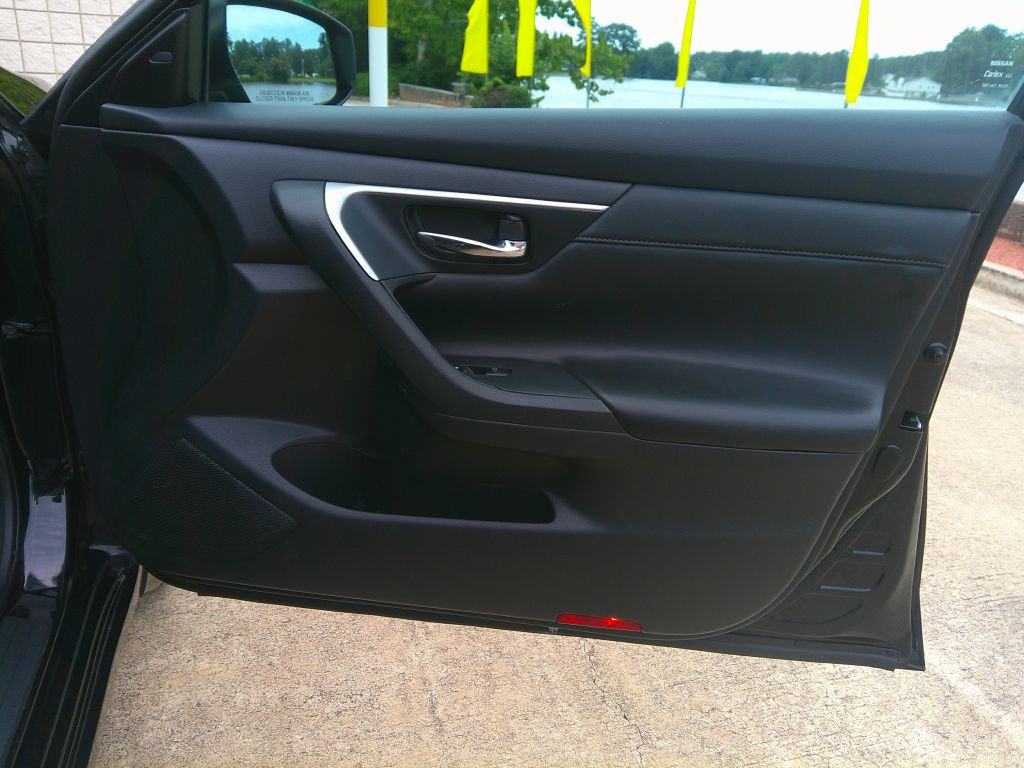 Photo 8 of this NISSAN ALTIMA