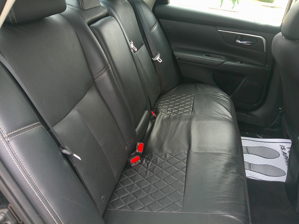 Photo 14 of this NISSAN ALTIMA