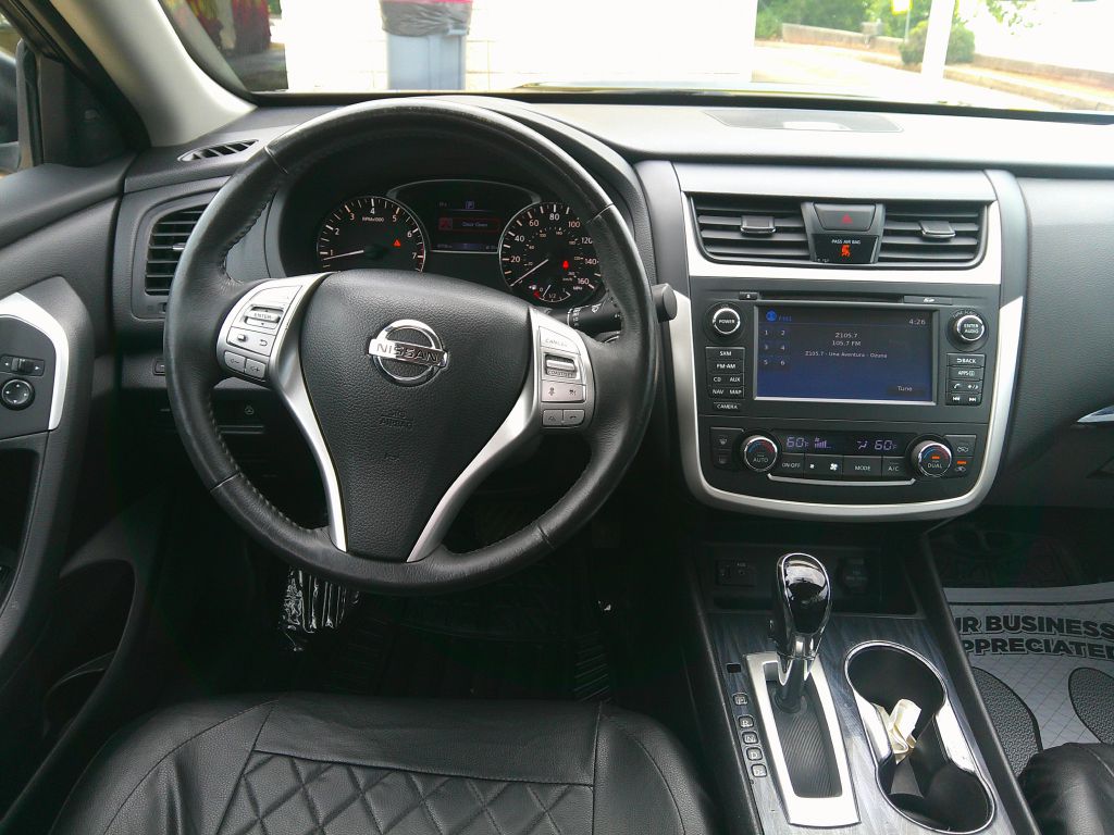 Photo 16 of this NISSAN ALTIMA