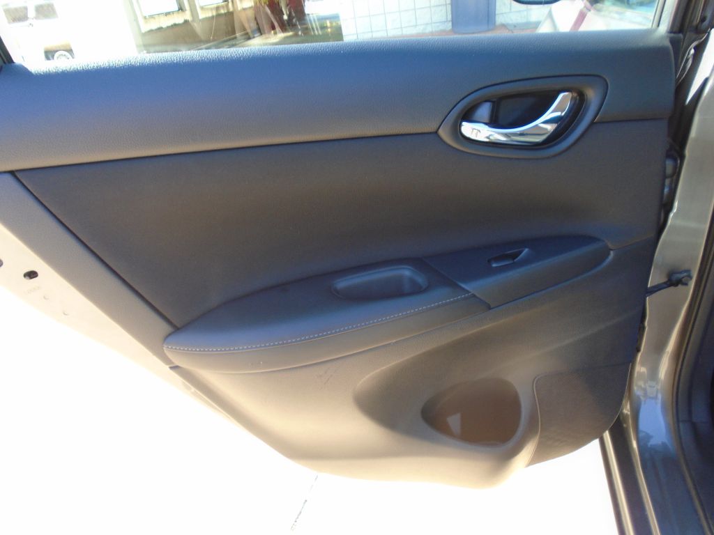 Photo 10 of this NISSAN SENTRA