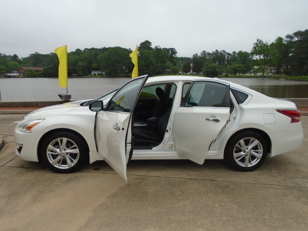 Photo 6 of this NISSAN ALTIMA