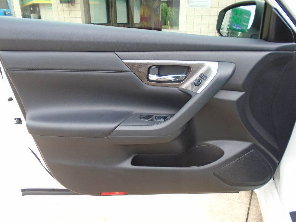 Photo 7 of this NISSAN ALTIMA