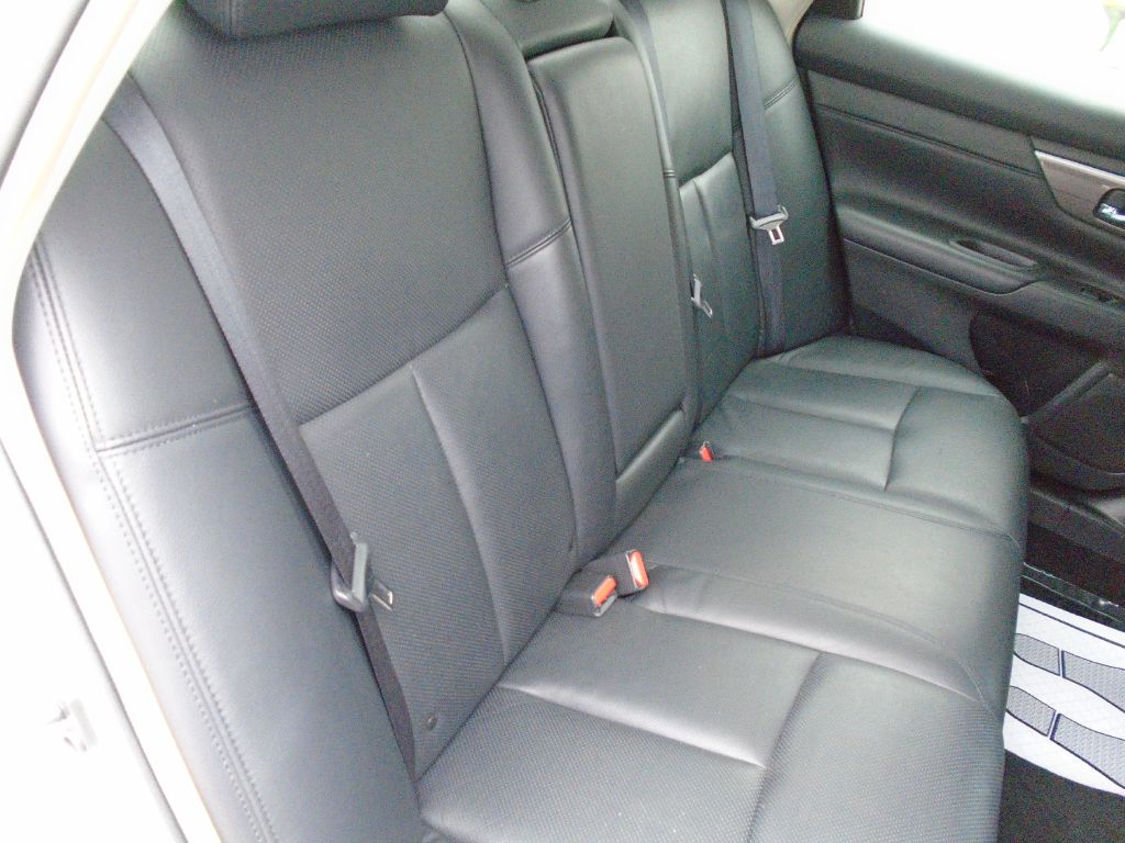Photo 13 of this NISSAN ALTIMA
