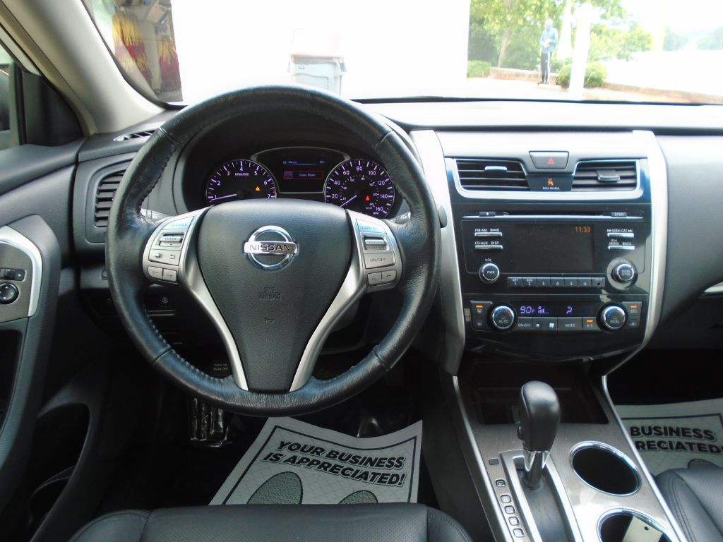 Photo 15 of this NISSAN ALTIMA