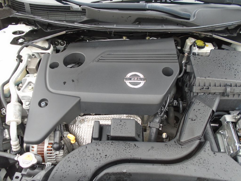 Photo 22 of this NISSAN ALTIMA