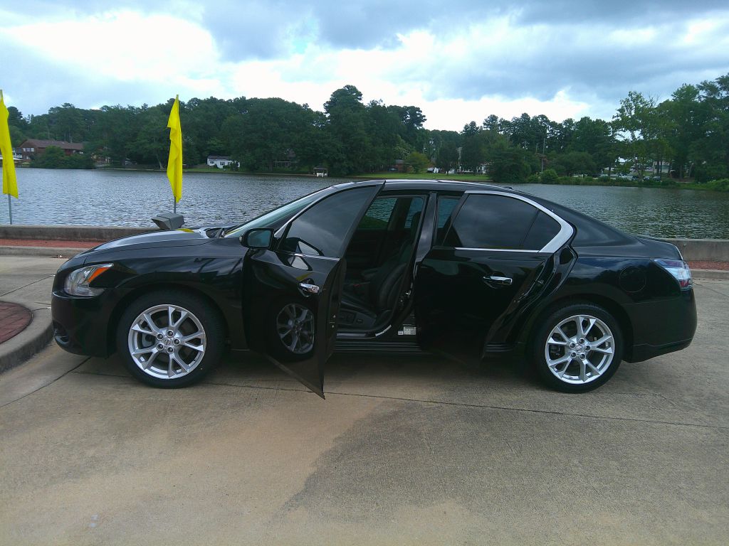 Photo 6 of this NISSAN MAXIMA