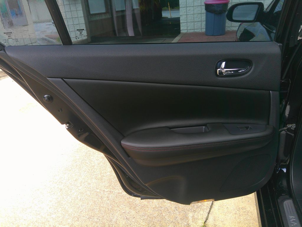 Photo 8 of this NISSAN MAXIMA