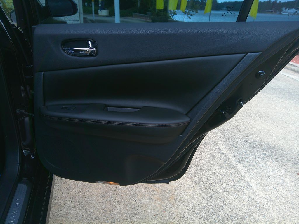 Photo 10 of this NISSAN MAXIMA