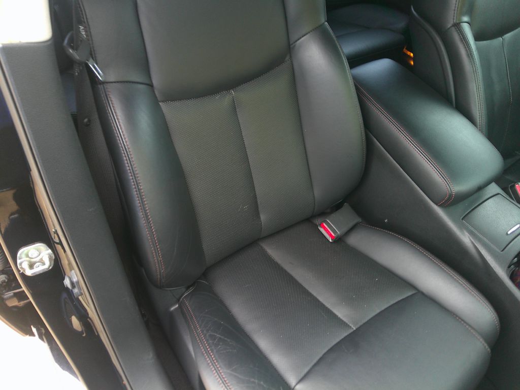 Photo 12 of this NISSAN MAXIMA