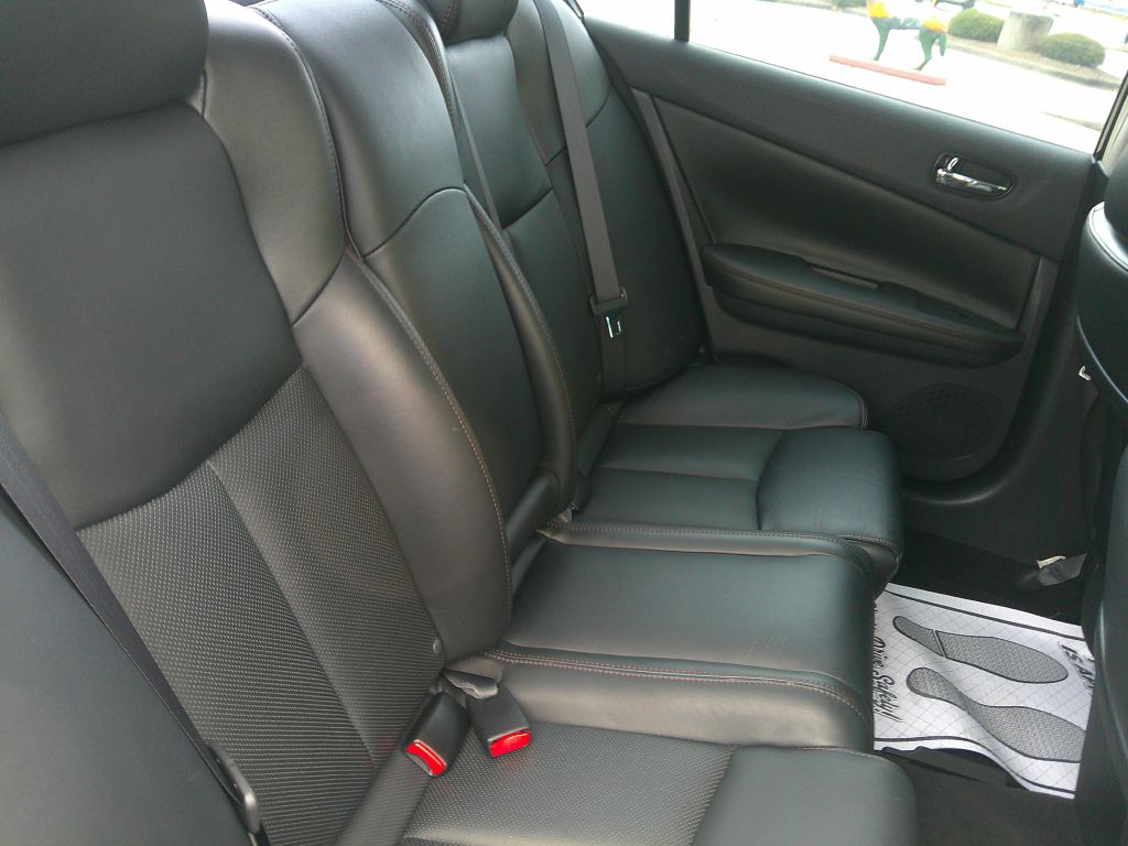 Photo 13 of this NISSAN MAXIMA