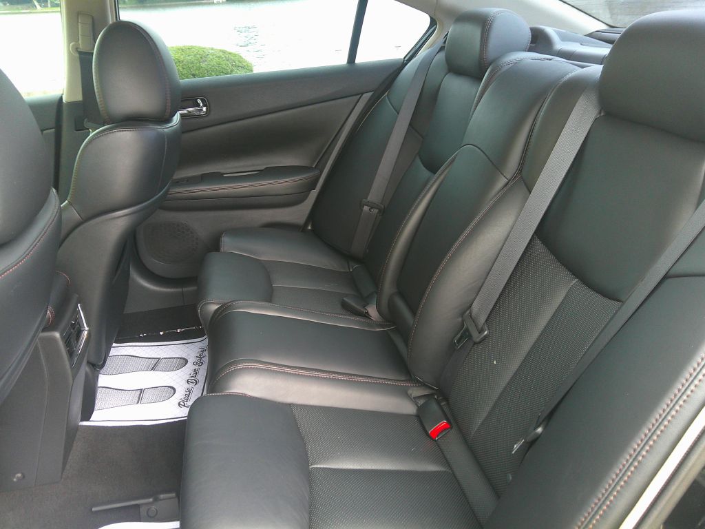 Photo 14 of this NISSAN MAXIMA