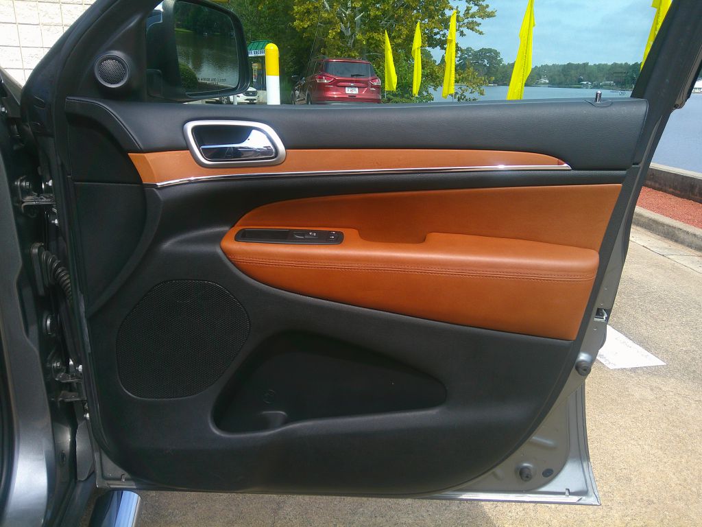 Photo 8 of this JEEP GRAND CHEROKEE