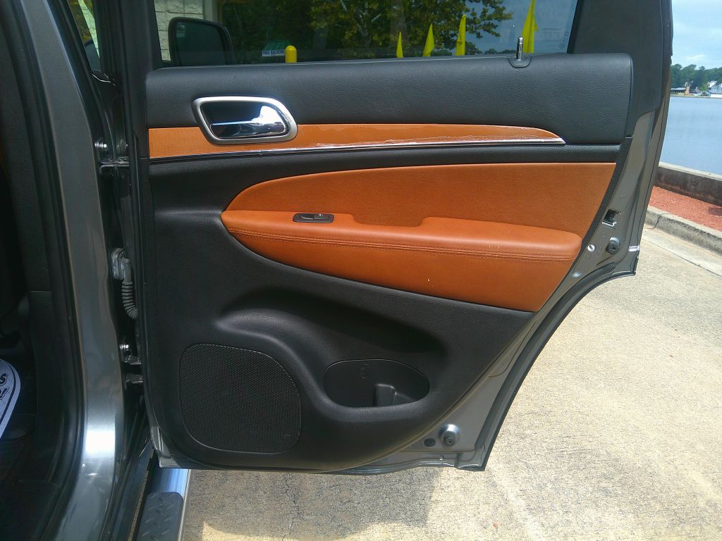 Photo 9 of this JEEP GRAND CHEROKEE