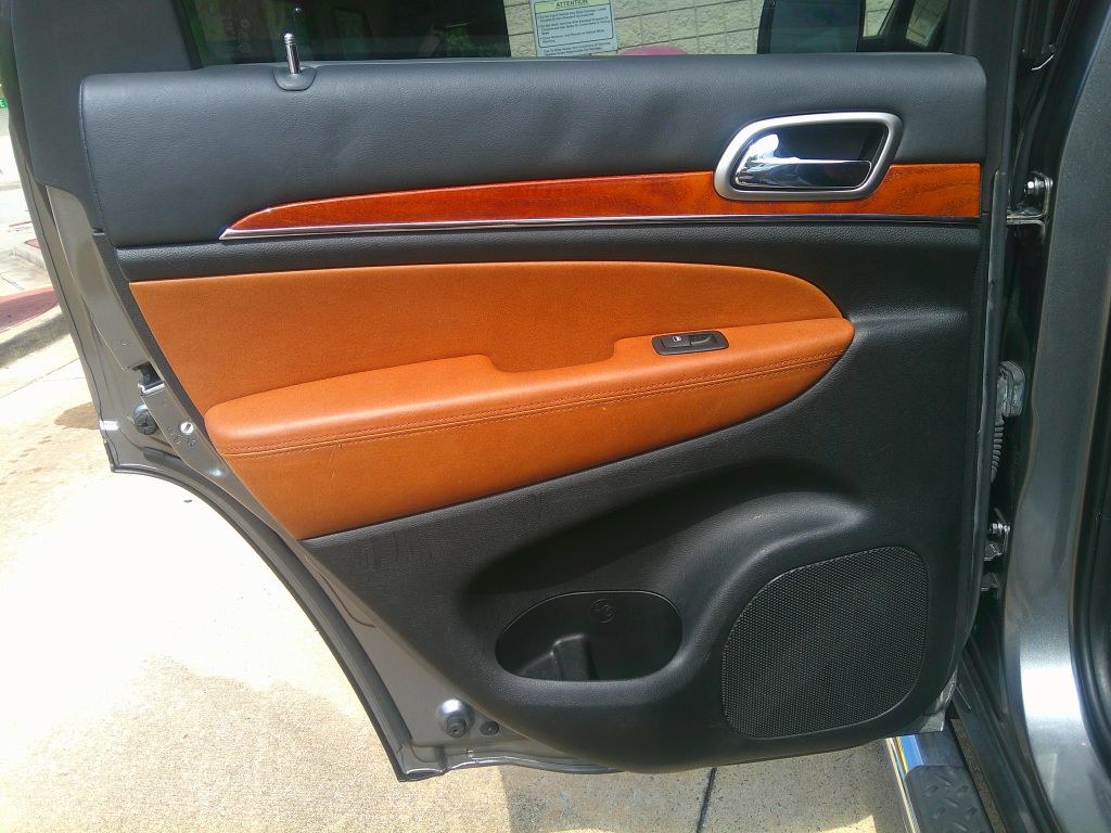 Photo 10 of this JEEP GRAND CHEROKEE