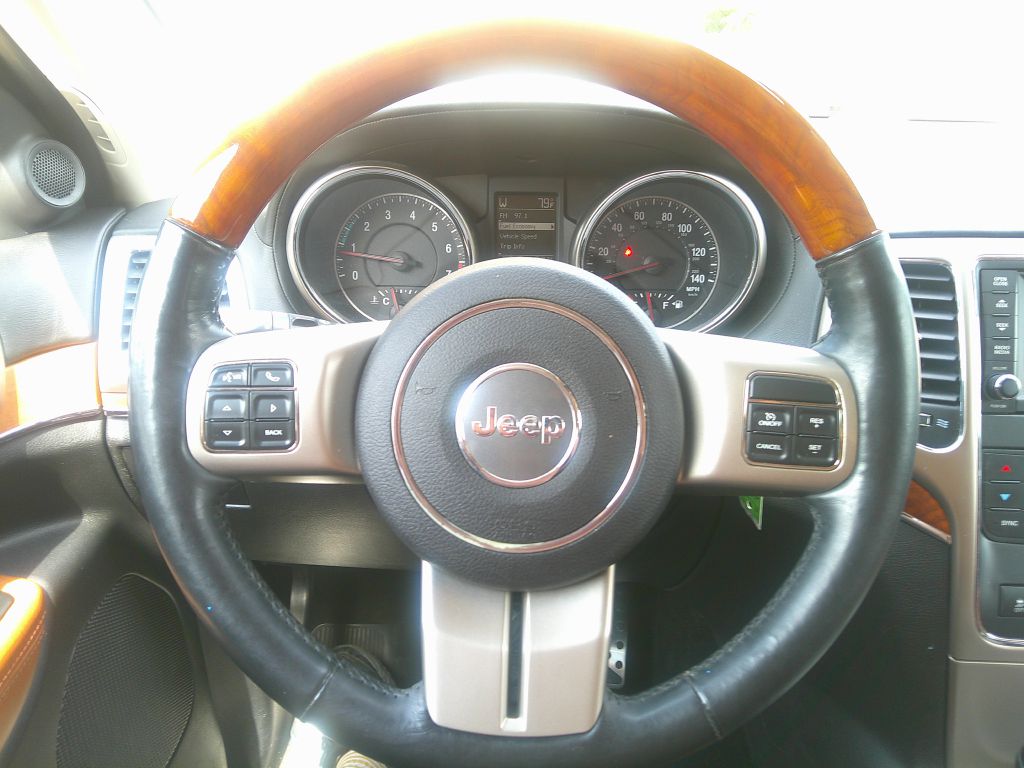Photo 18 of this JEEP GRAND CHEROKEE