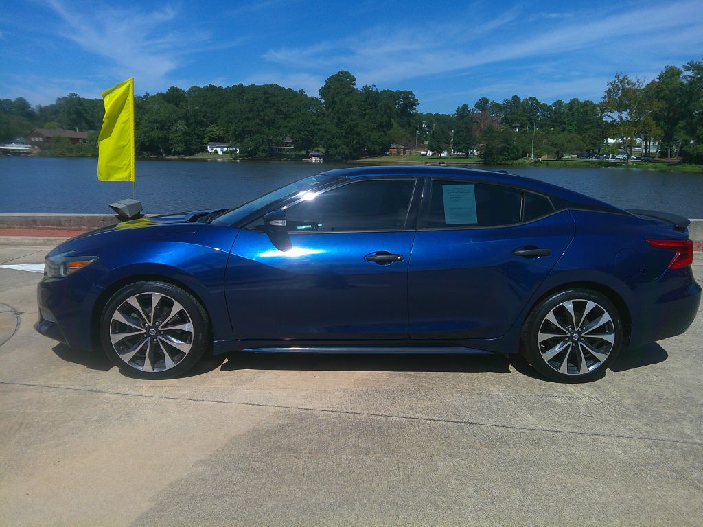 Photo 3 of this NISSAN MAXIMA