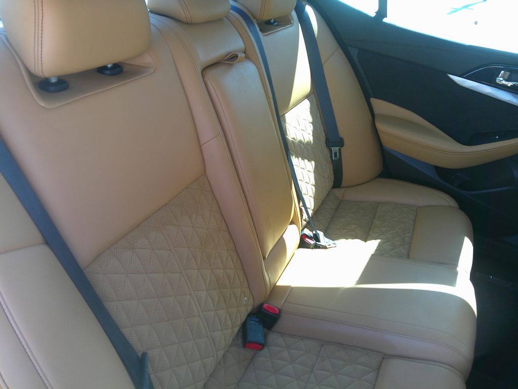 Photo 13 of this NISSAN MAXIMA