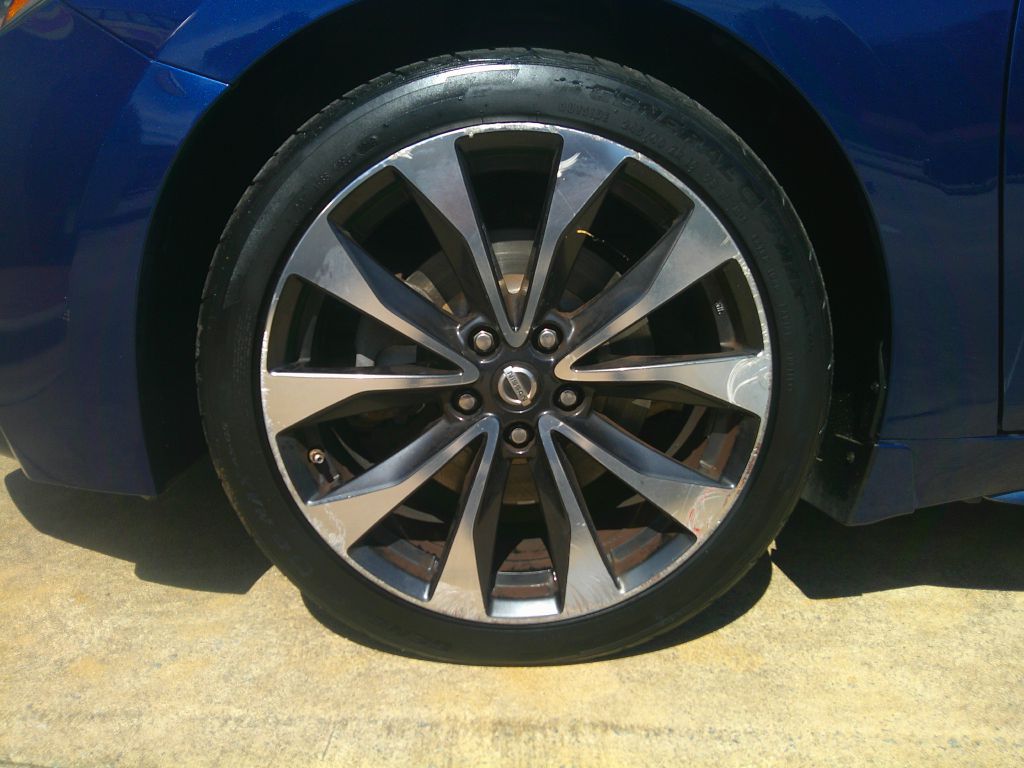 Photo 23 of this NISSAN MAXIMA