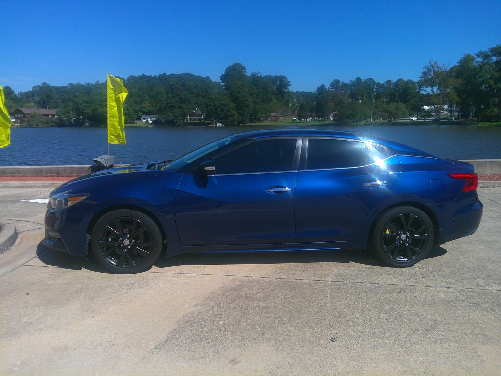 Photo 3 of this NISSAN MAXIMA