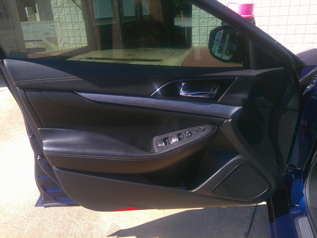 Photo 7 of this NISSAN MAXIMA