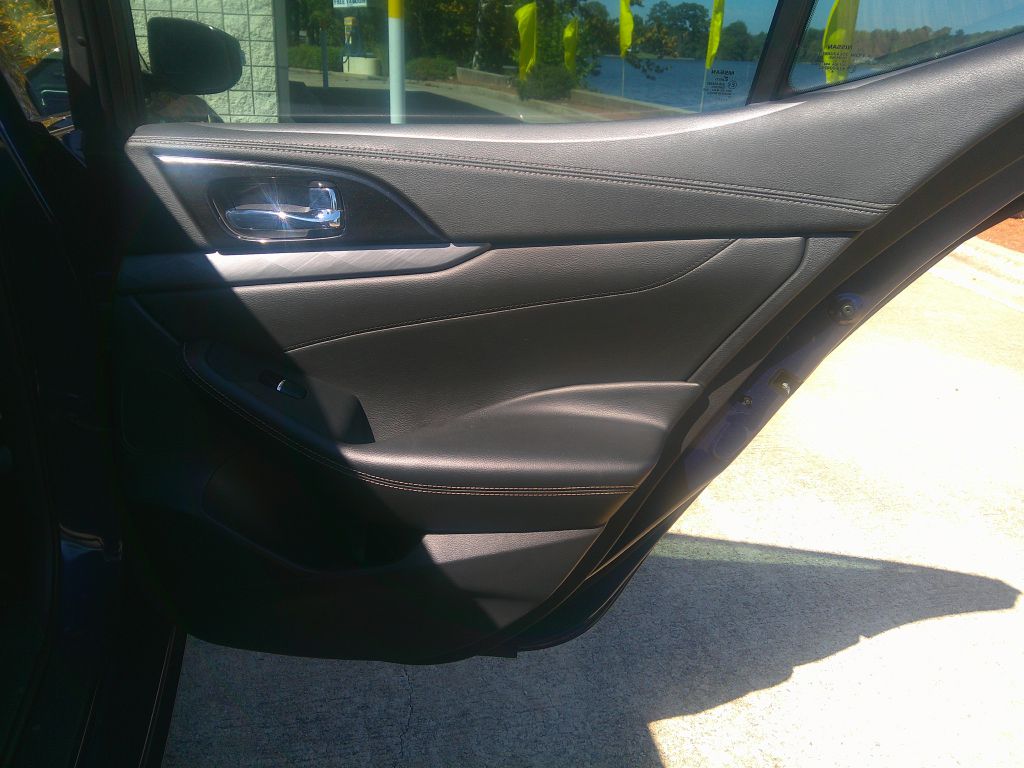 Photo 9 of this NISSAN MAXIMA