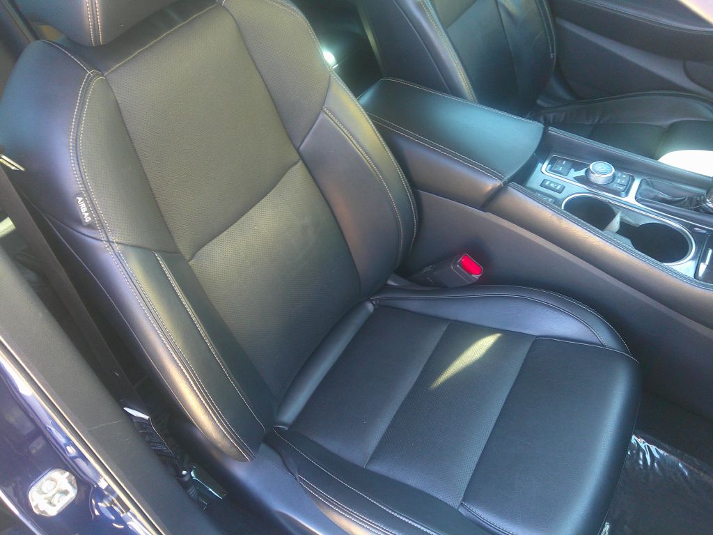 Photo 12 of this NISSAN MAXIMA