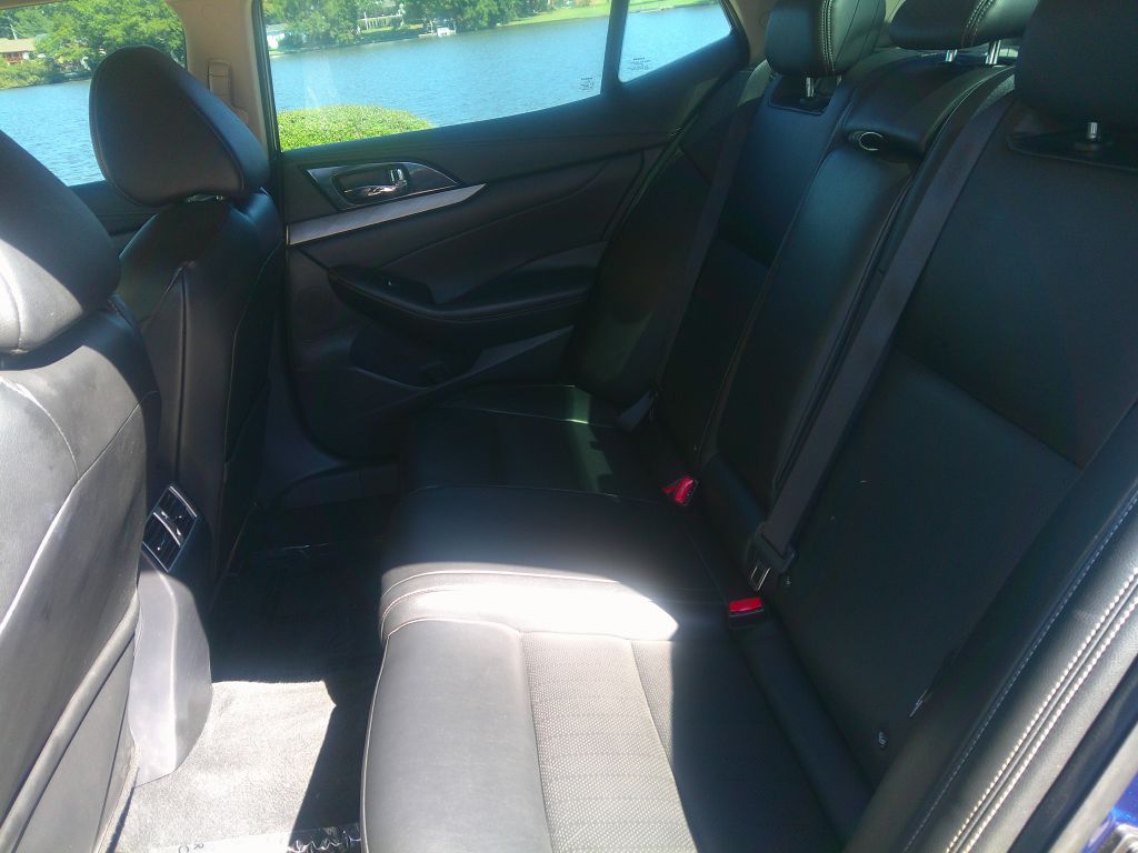Photo 14 of this NISSAN MAXIMA