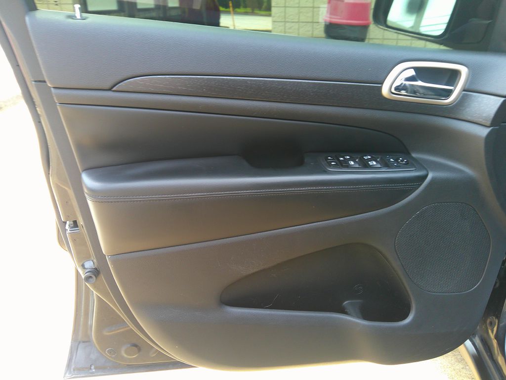 Photo 7 of this JEEP GRAND CHEROKEE