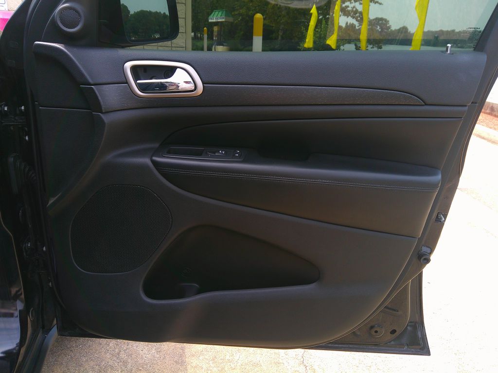 Photo 8 of this JEEP GRAND CHEROKEE