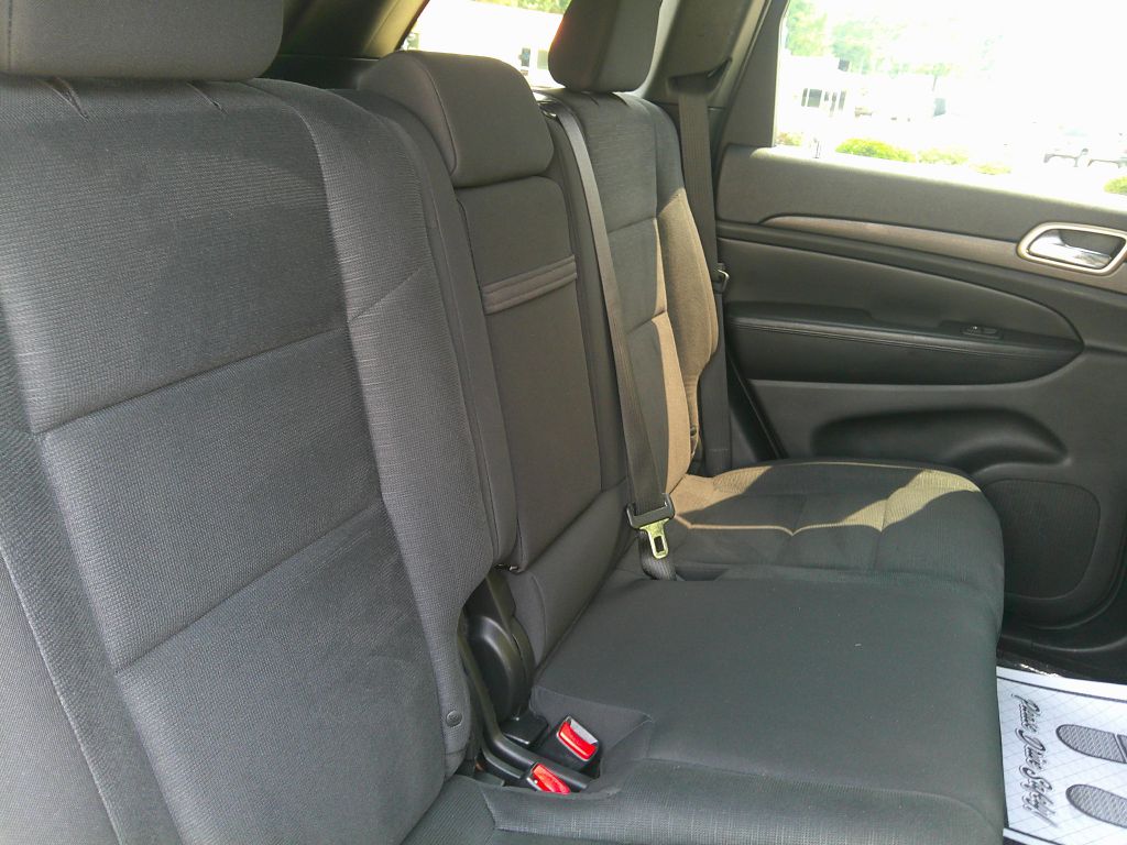 Photo 13 of this JEEP GRAND CHEROKEE