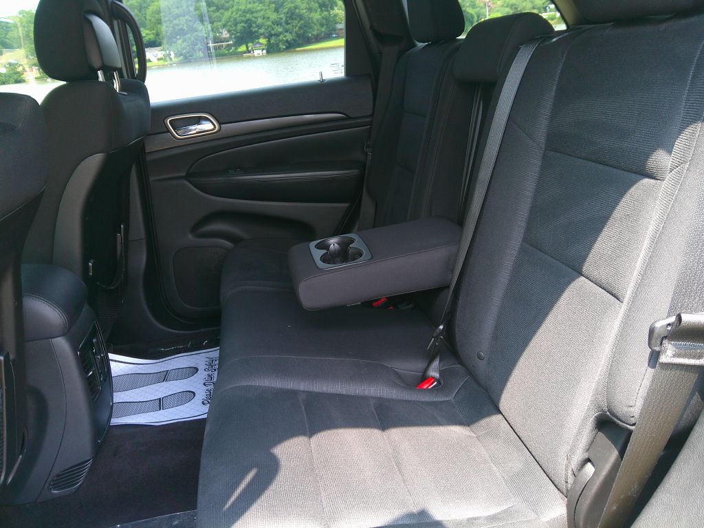 Photo 14 of this JEEP GRAND CHEROKEE