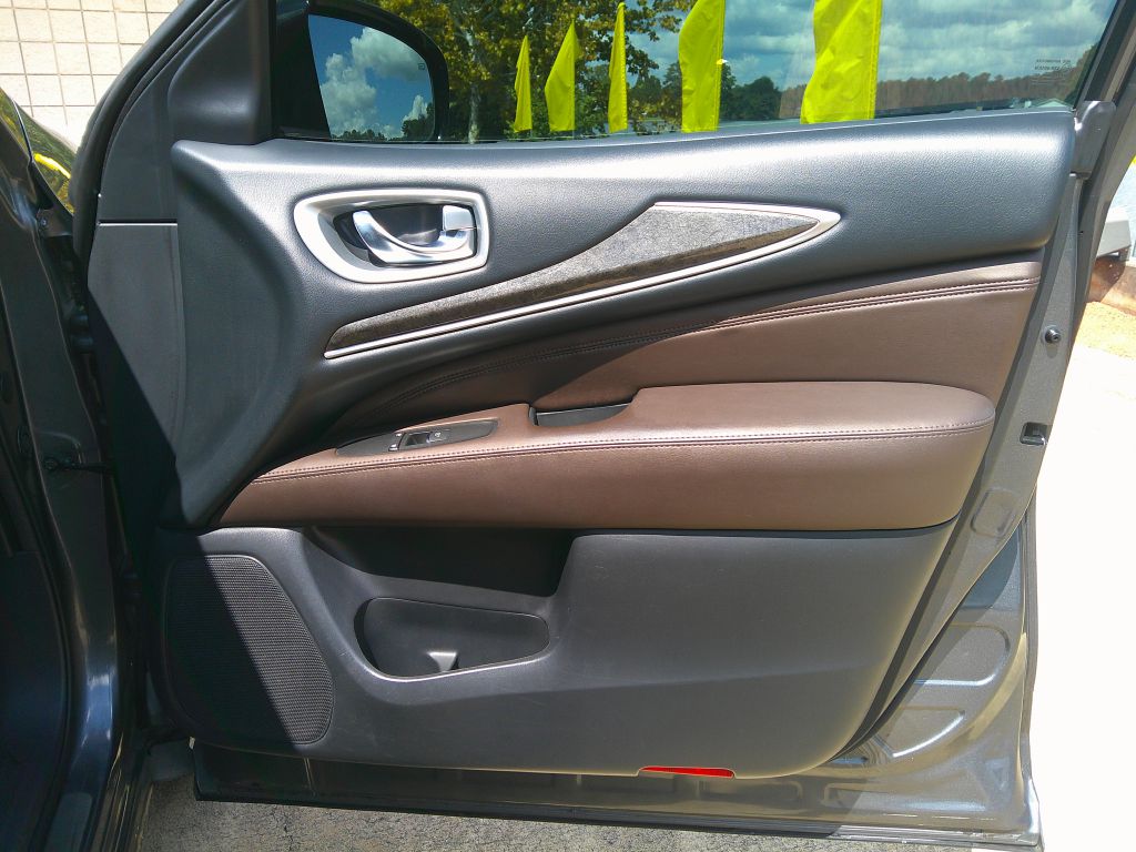 Photo 8 of this INFINITI QX60