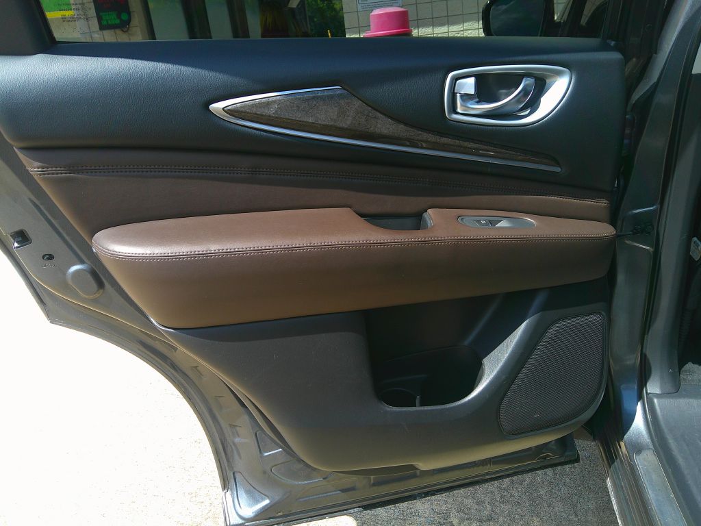 Photo 10 of this INFINITI QX60