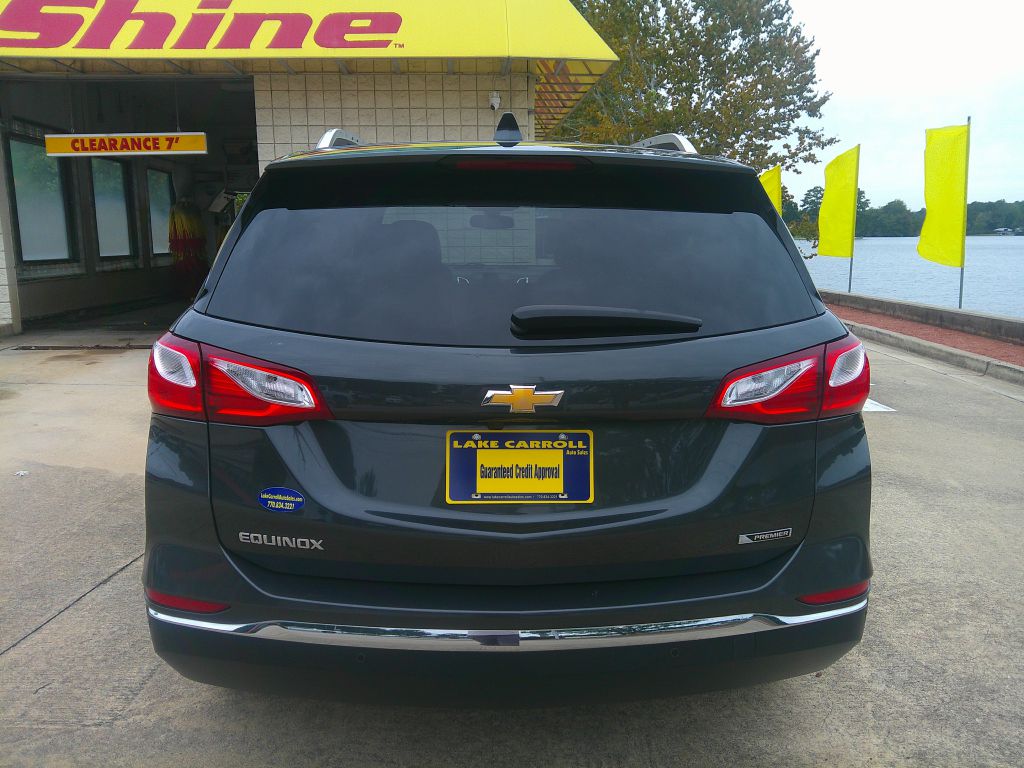 Photo 2 of this CHEVROLET EQUINOX