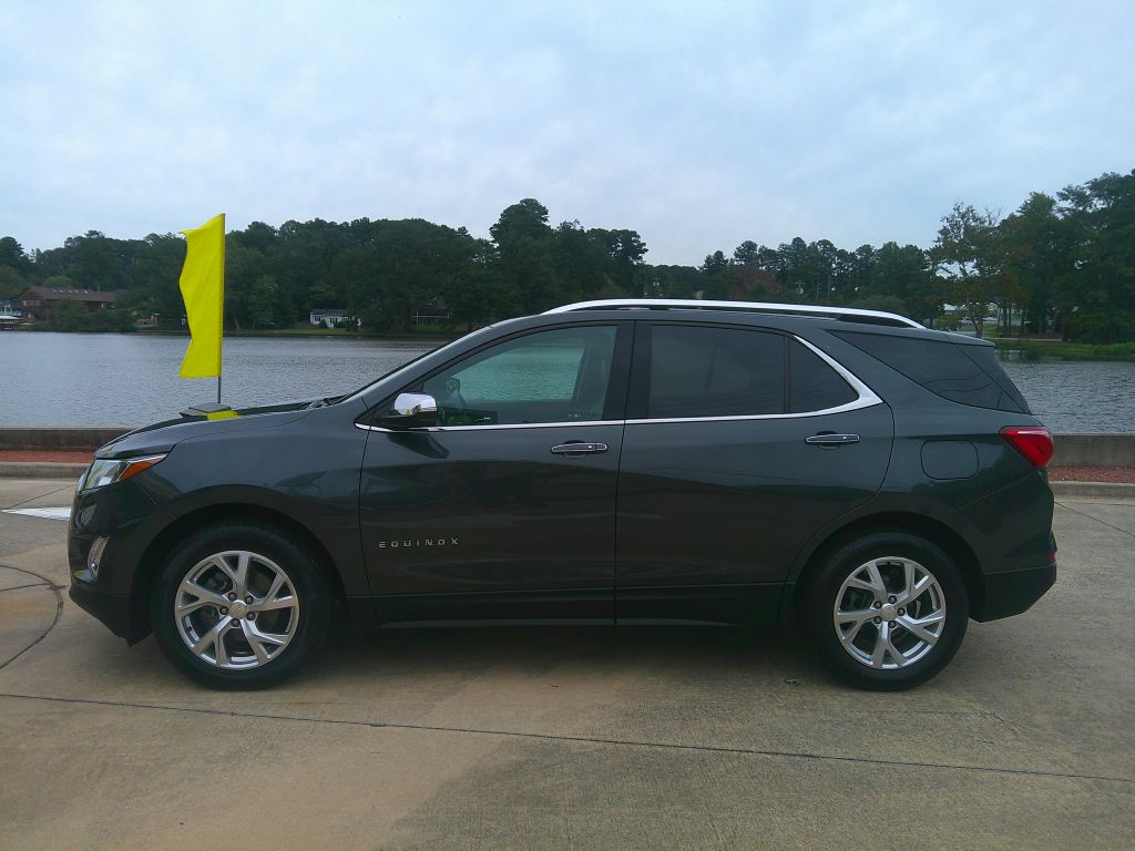 Photo 3 of this CHEVROLET EQUINOX
