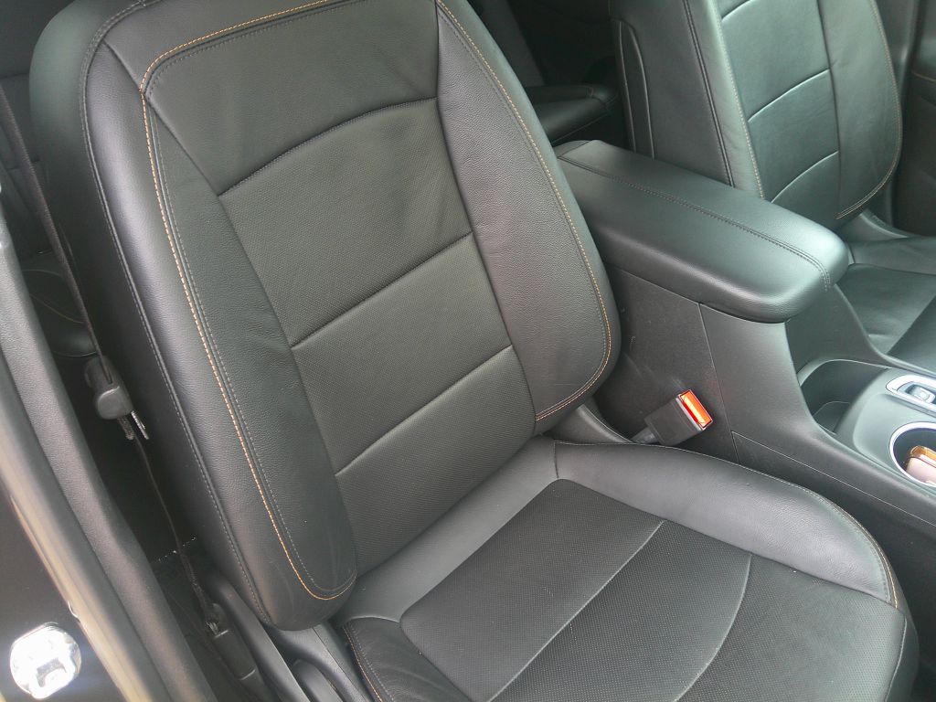 Photo 12 of this CHEVROLET EQUINOX