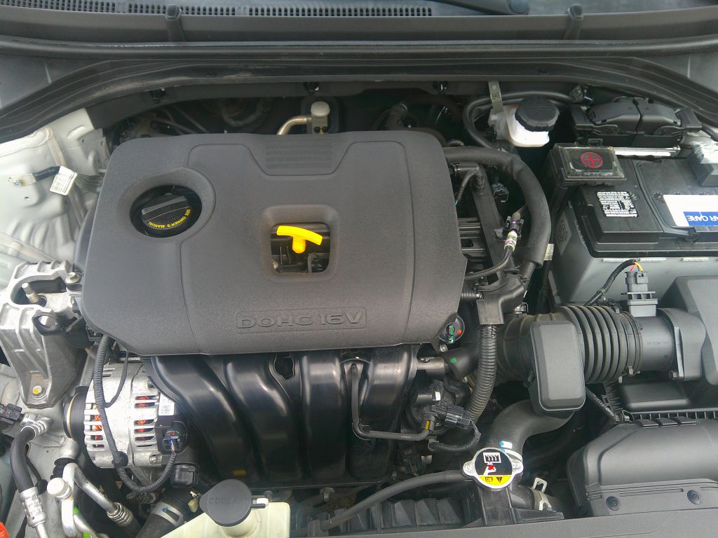 Photo 21 of this HYUNDAI ELANTRA