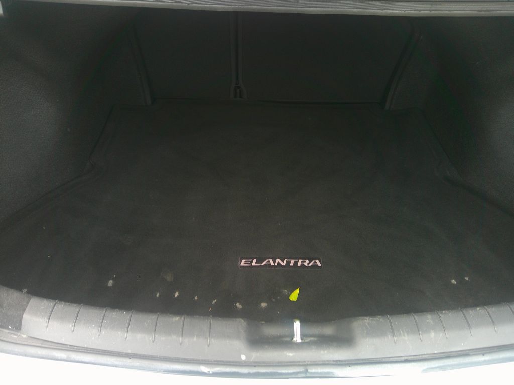 Photo 22 of this HYUNDAI ELANTRA