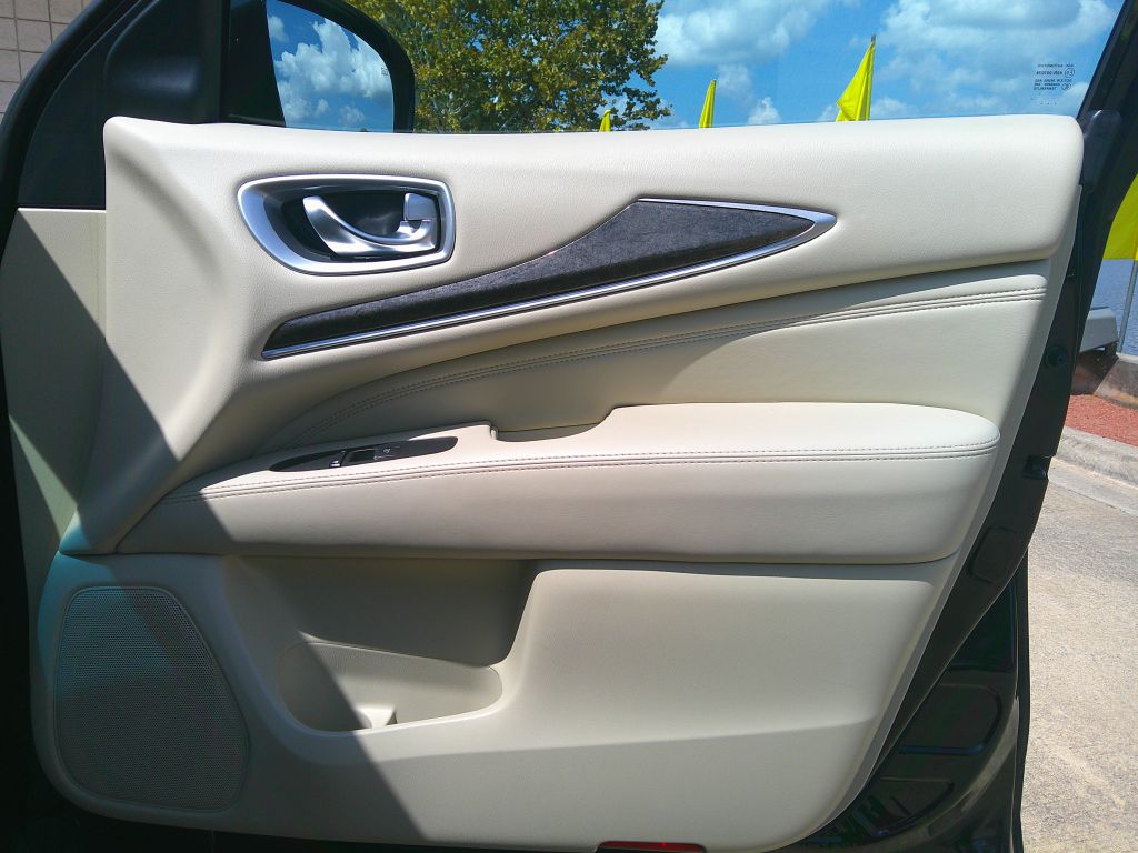 Photo 8 of this INFINITI QX60