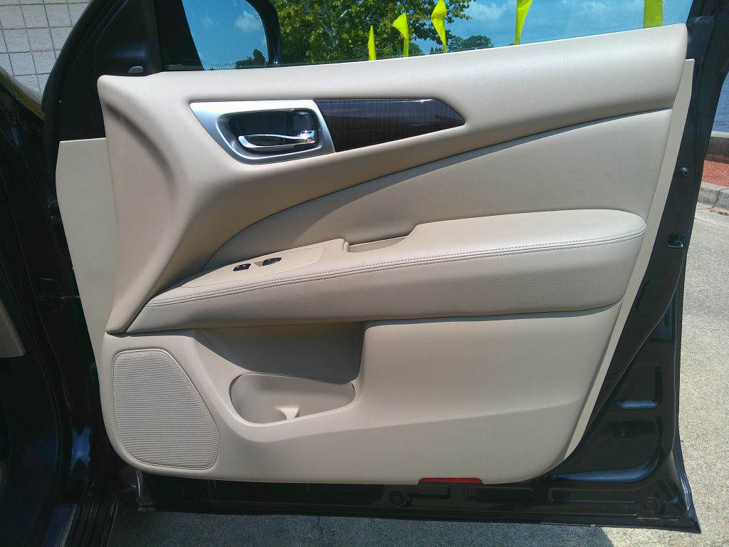 Photo 8 of this NISSAN PATHFINDER