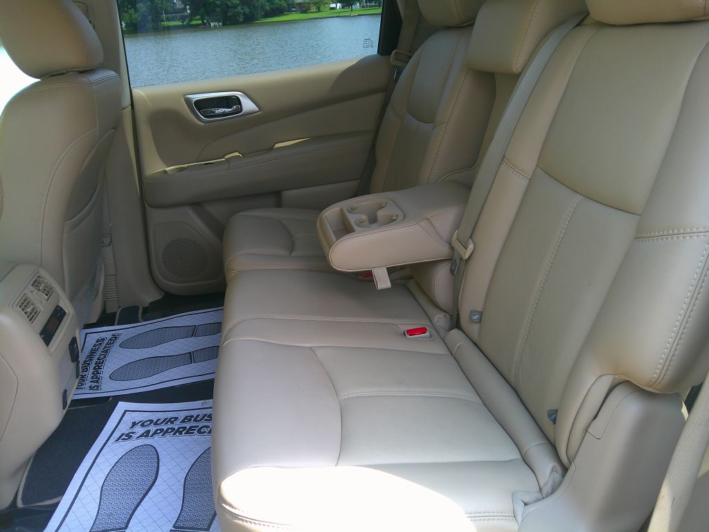 Photo 14 of this NISSAN PATHFINDER