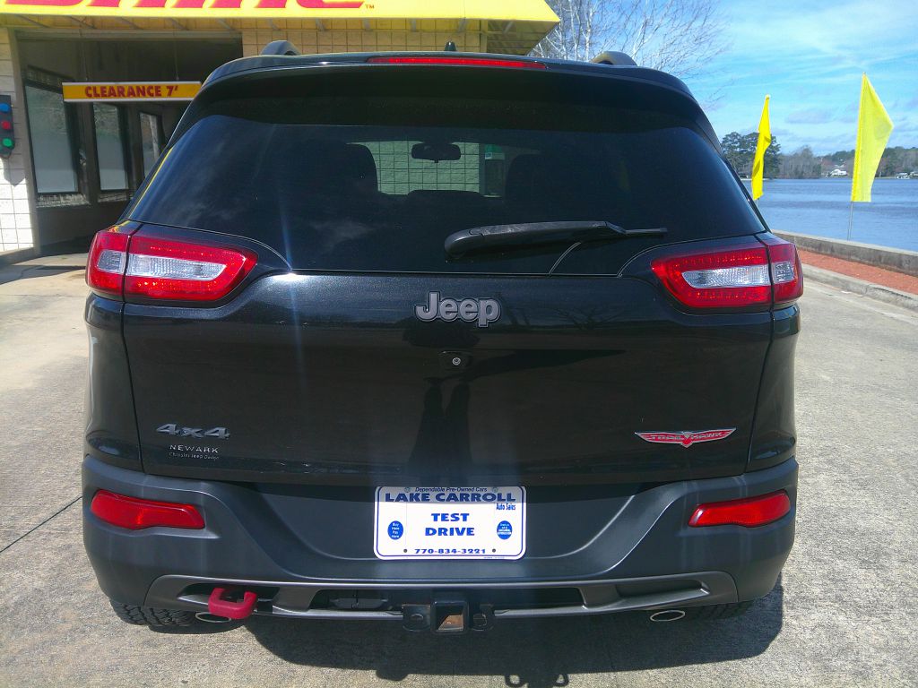 Photo 2 of this JEEP CHEROKEE